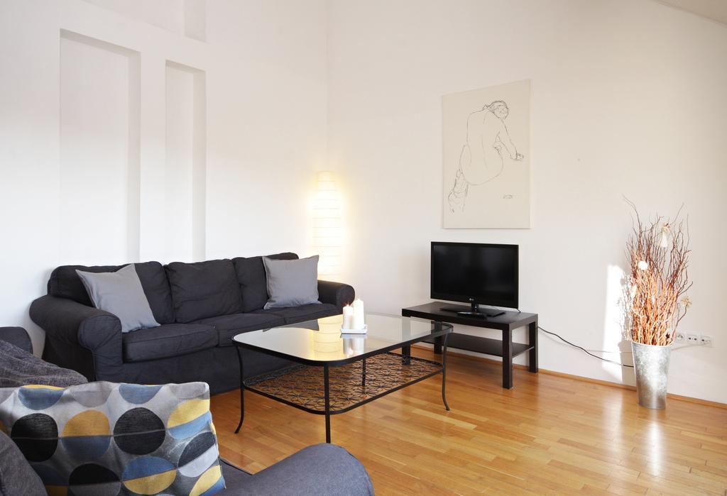 Vltava Penthouse Apartment Прага Екстериор снимка